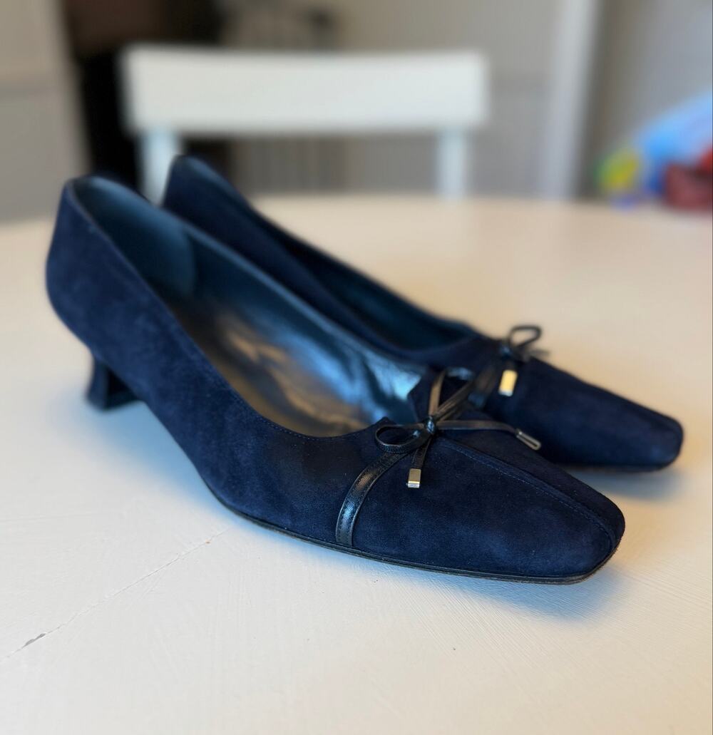 Vintage Stuart Weitzman Navy Blue Suede Kitten Heels Square Toe Size 7.5 B